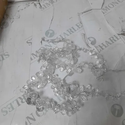 SET OF 4 CRYSTAL DECORATIONS