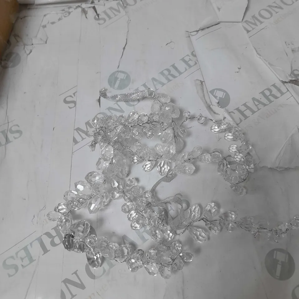 SET OF 4 CRYSTAL DECORATIONS