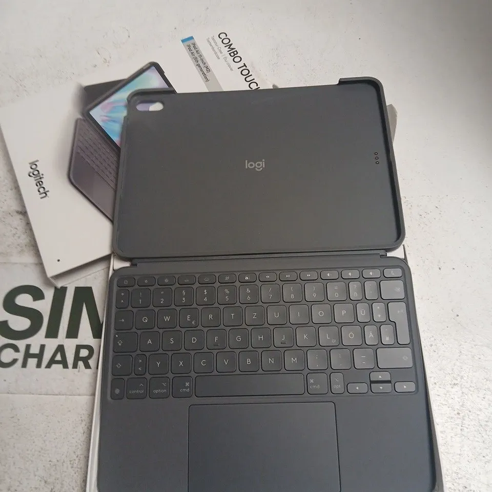 LOGITECH COMBO TOUCH KEYBOARD CASE FOR IPAD AIR 11-INCH GERMAN LAYOUT