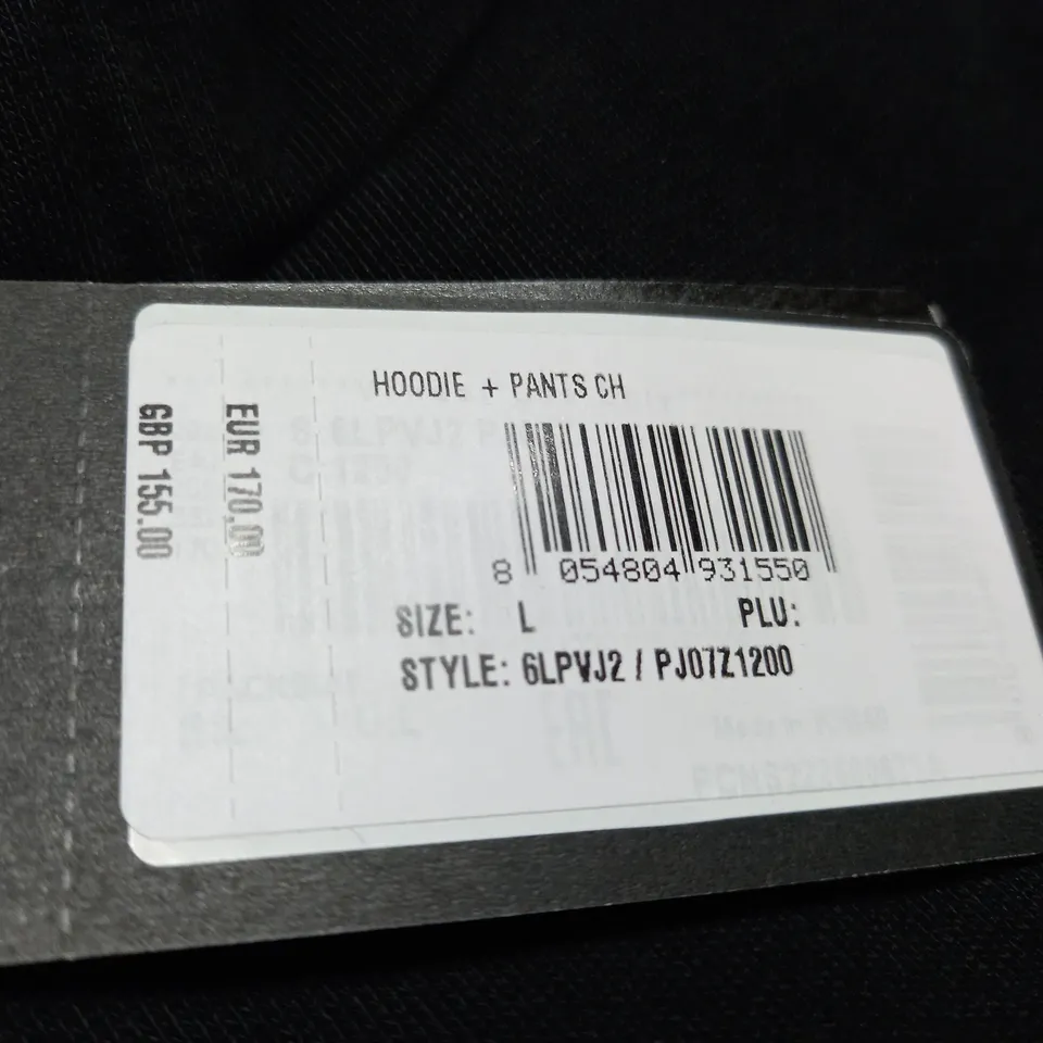 EMPORIO ARMANI HOODIE AND PANTS SET - L