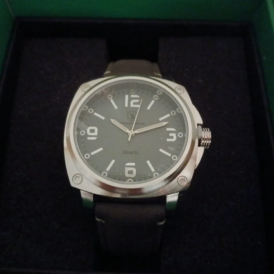 BOXED SCHWARTZBAUER QUARTZ WRISTWATCH, BLACK LEATHER STRAP