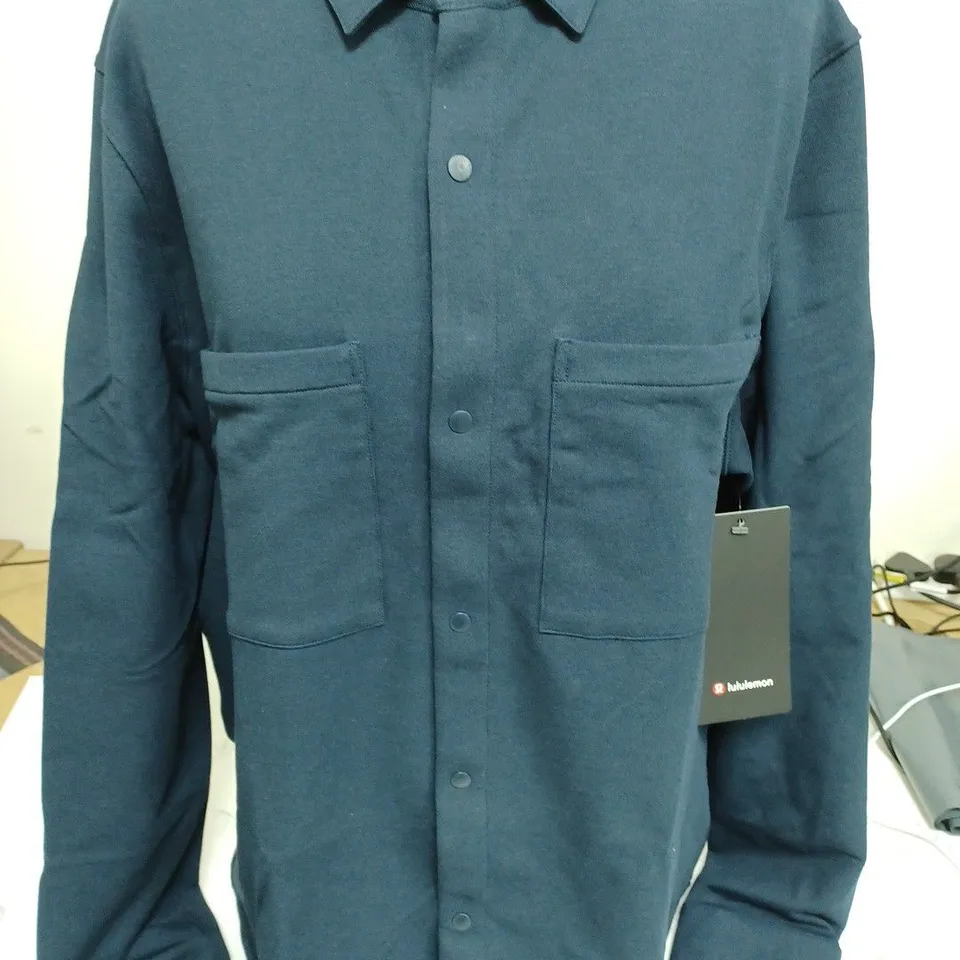 LULULEMON STRETCH FRENCH TERRY OVERSHIRT - M