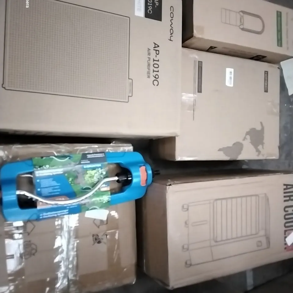 PALLET OF ASSORTED HOUSEHOLD ITEMS TO INCLUDE COWAY AIF PURIFIER, TOWER FAN AND OSCILLATING SPRINKLER