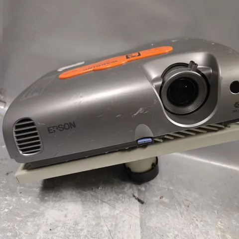 EPSON EMP-82E PROJECTOR