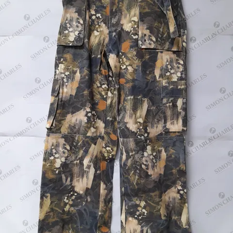MARS THE LABEL THE MARS CAMO CARGOS IN KHAKI - LARGE