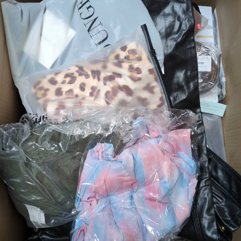 LARGE BOX OF APPROXIMATELY 25 ASSORTED CLOTHING ITEMS IN VARIOUS COLOURS, STYLES AND SIZES - COLLECTION ONLY