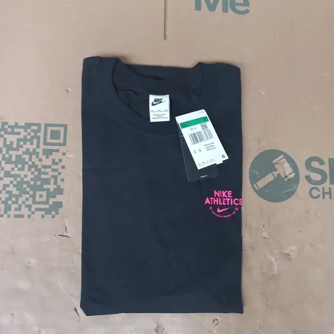 NIKE ATHLETICS SHORT SLEEVE PALM T-SHIRT IN BLACK/PINK SIZE XL