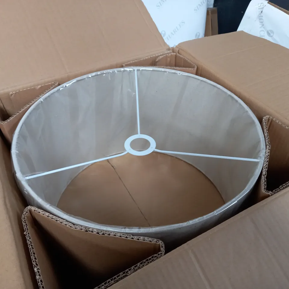 TRIPOD LAMP SHADE (CRÈME, LARGE)