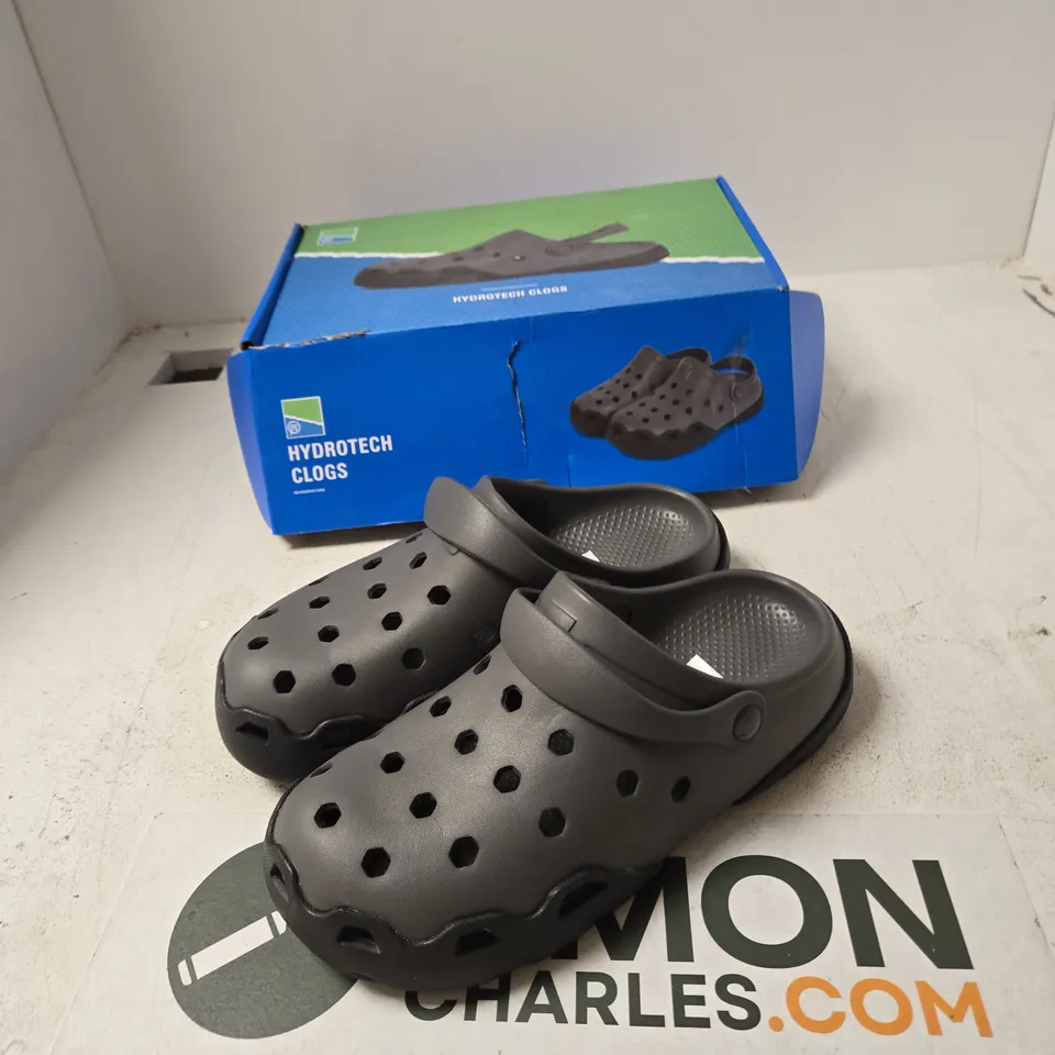HYDROTECH CLOGS – MEN'S GREY SLIP-ON SANDALS, UK 9 (EU 43)
