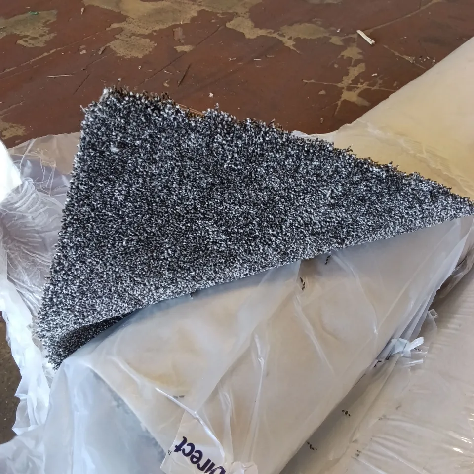 ROLL OF QUALITY DURHAM TWIST 50 MOONSHINE CARPET // APPROX SIZE: 7.00 X 4.00M