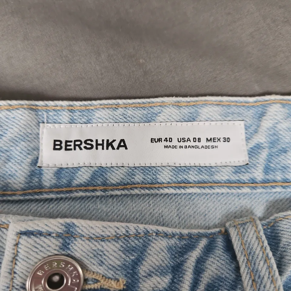 BERSHKA DENIM SHORTS - LIGHT WASH, WOMEN'S, SIZE EUR 40 (US 08)