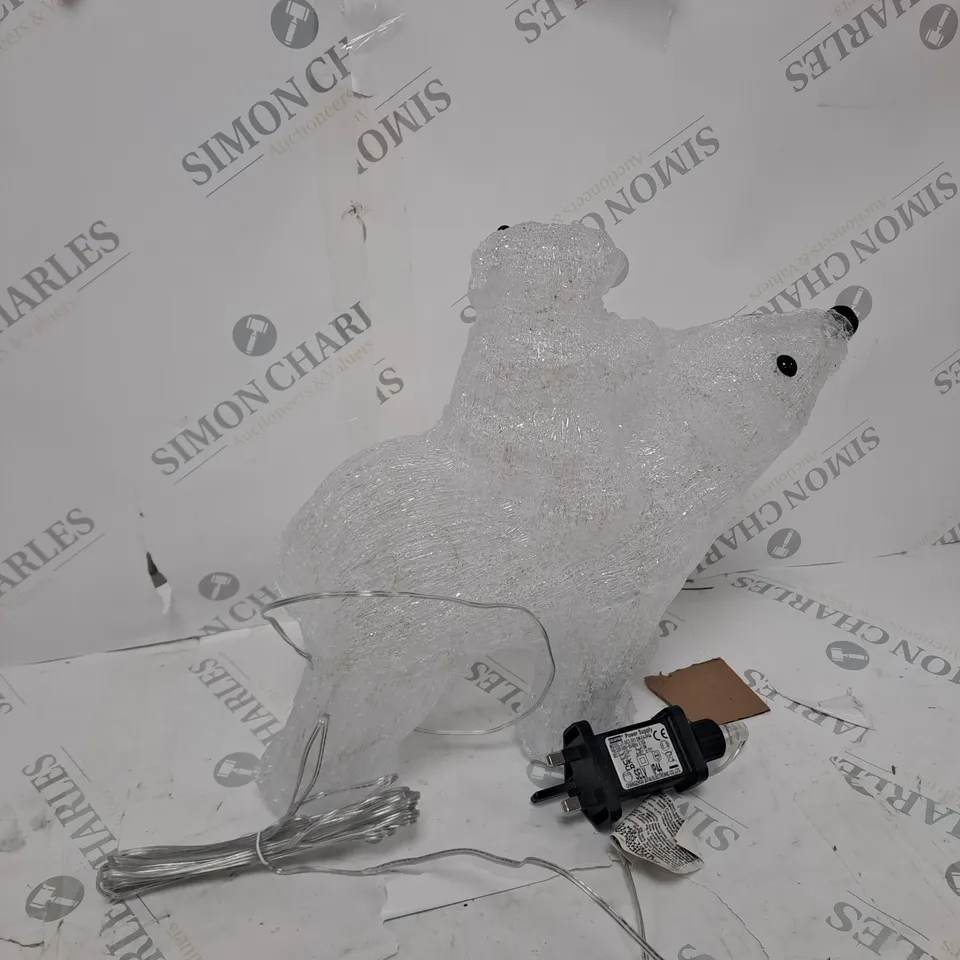 ACRYLIC MUMMY AND BABY POLAR BEAR OUTDOOR RRP £35.99