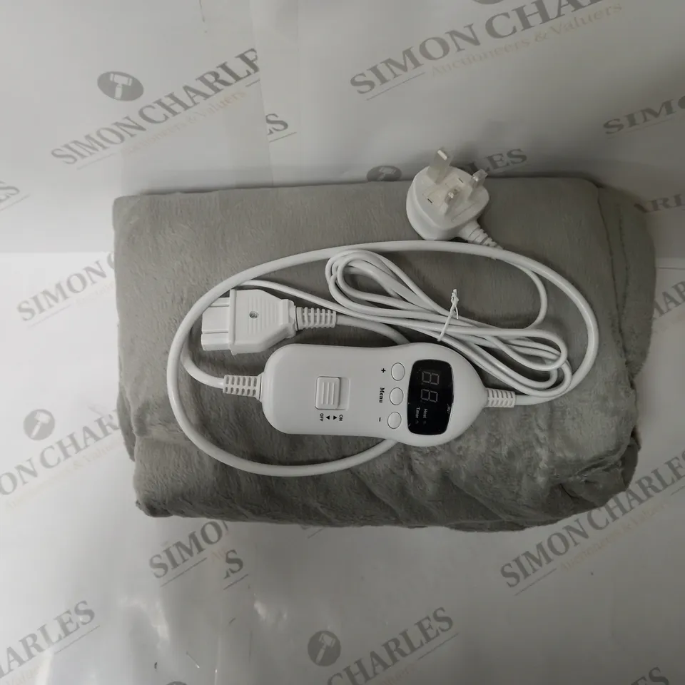 BOXED SUPER POLAR FLEECE HEATED WRAP IN GREY