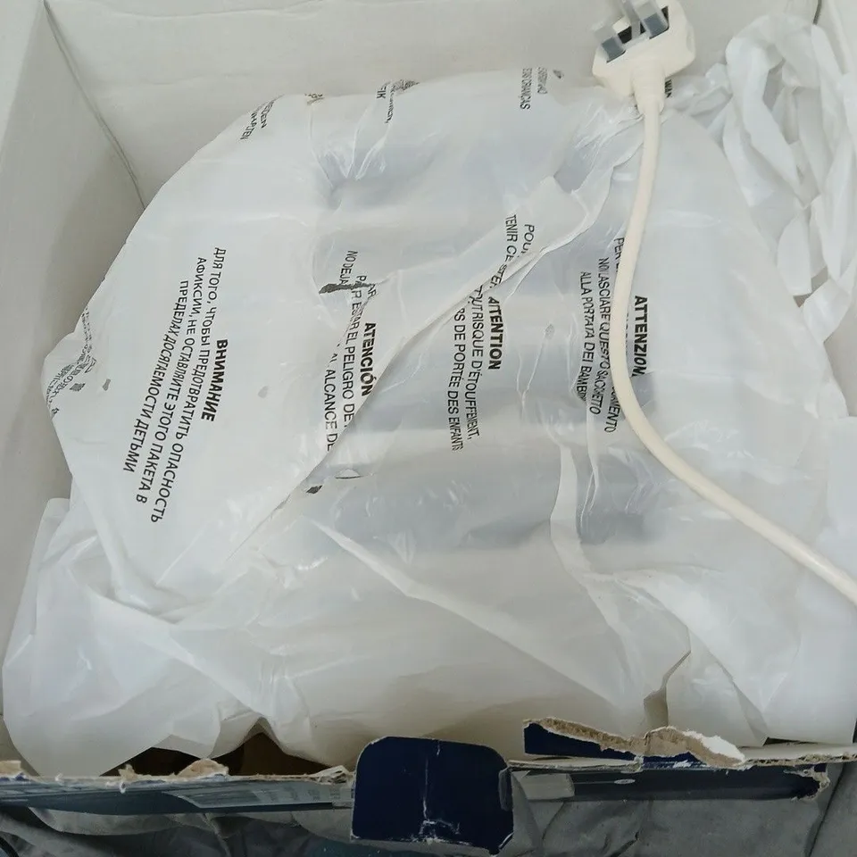 DELONGHI SETA TOASTER IN CREAM