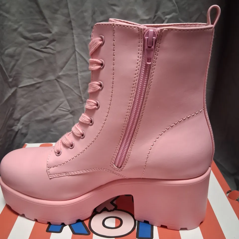 BRAND NEW BOXED KETNIPZ X KOI LOVE URSELF KETNIPZ LACE UP BOOTS PINK SIZE 5