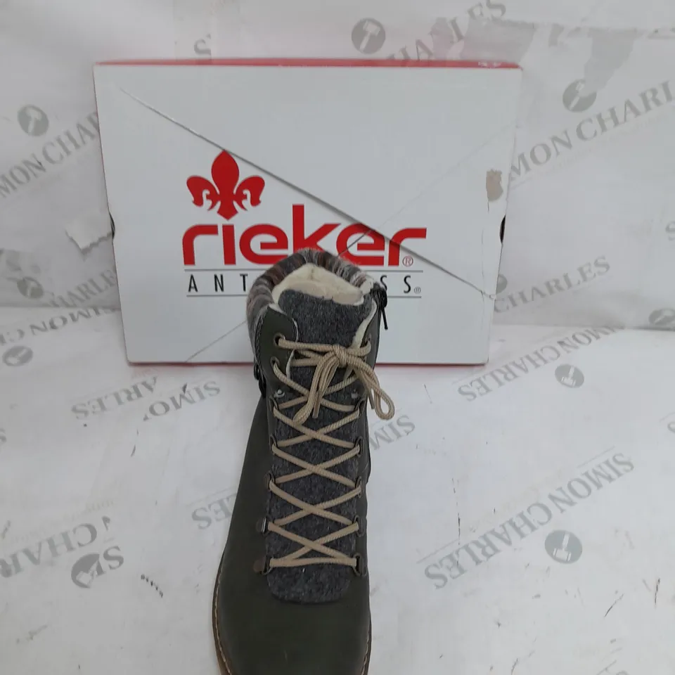 BOXED PAIR OF RIEKER CUFF DETAIL WATER RESISTANT BOOTS IN GREEN SIZE 6.5 