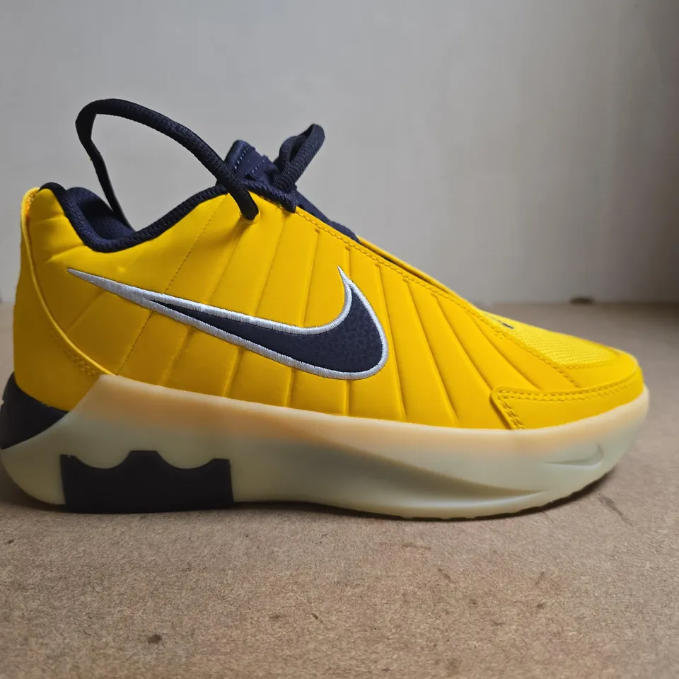 PAIR OF NIKE YOUTH SNEAKERS – UK SIZE 5.5