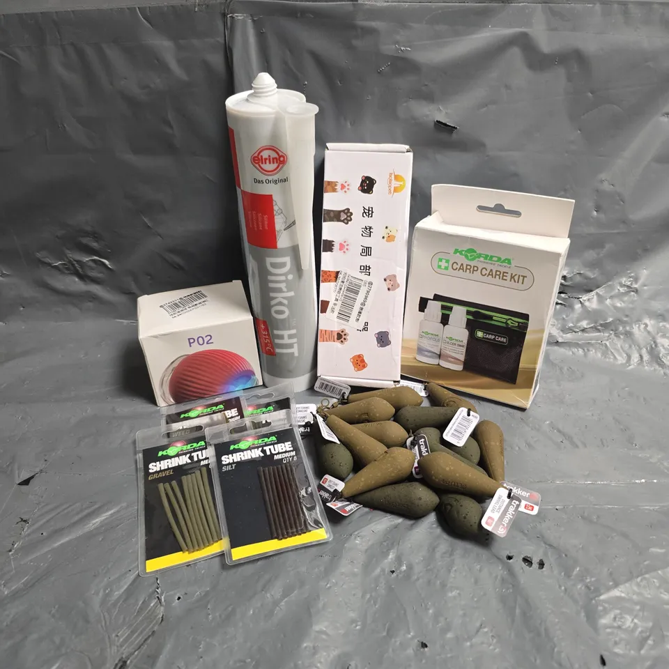 APPROXIMATELY 12 ASSORTED HOUSEHOLD ITEMS TO INCLUDE - TRAKKER DISTANCE SWIVEL HEADS - KORDA CARP CARE KIT - KORDA SHRINK TUBE - ETC