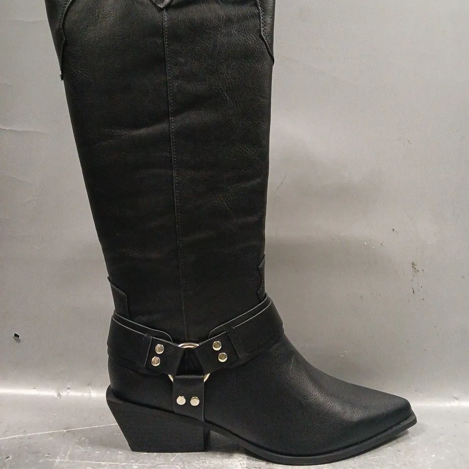 BOXED PAIR OF pretty little thing pointed toe low block heel knee-high western boots in black size 8