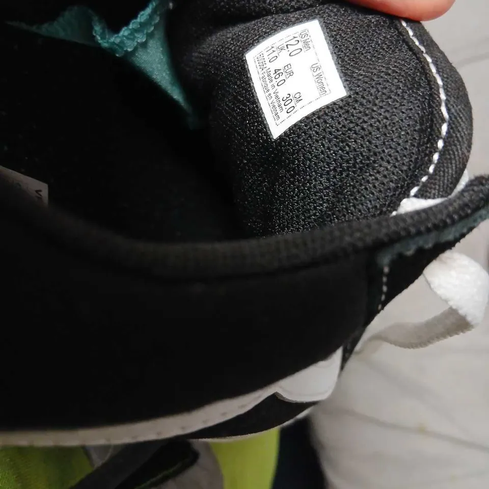 VANS OLD SKOOL SNEAKERS – BLACK/WHITE (MEN'S) SIZE 11