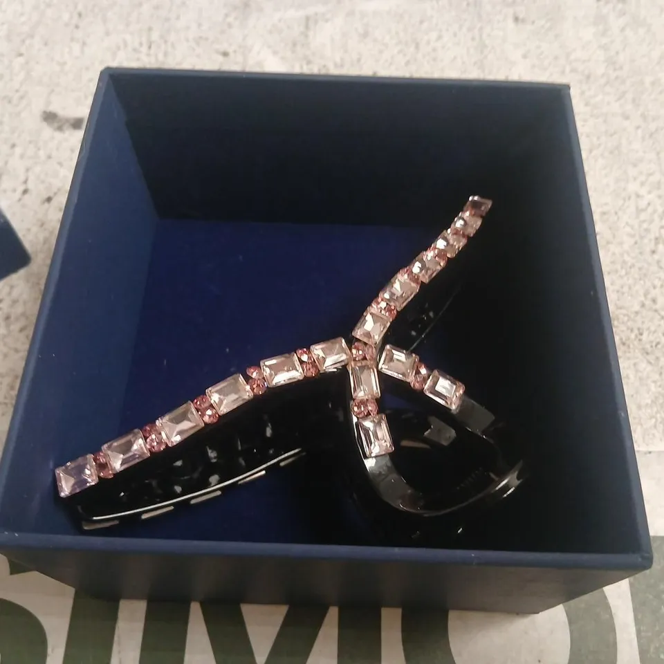 BUTLER & WILSON BAGUTTTE CRYSTAL HAIR CLIP