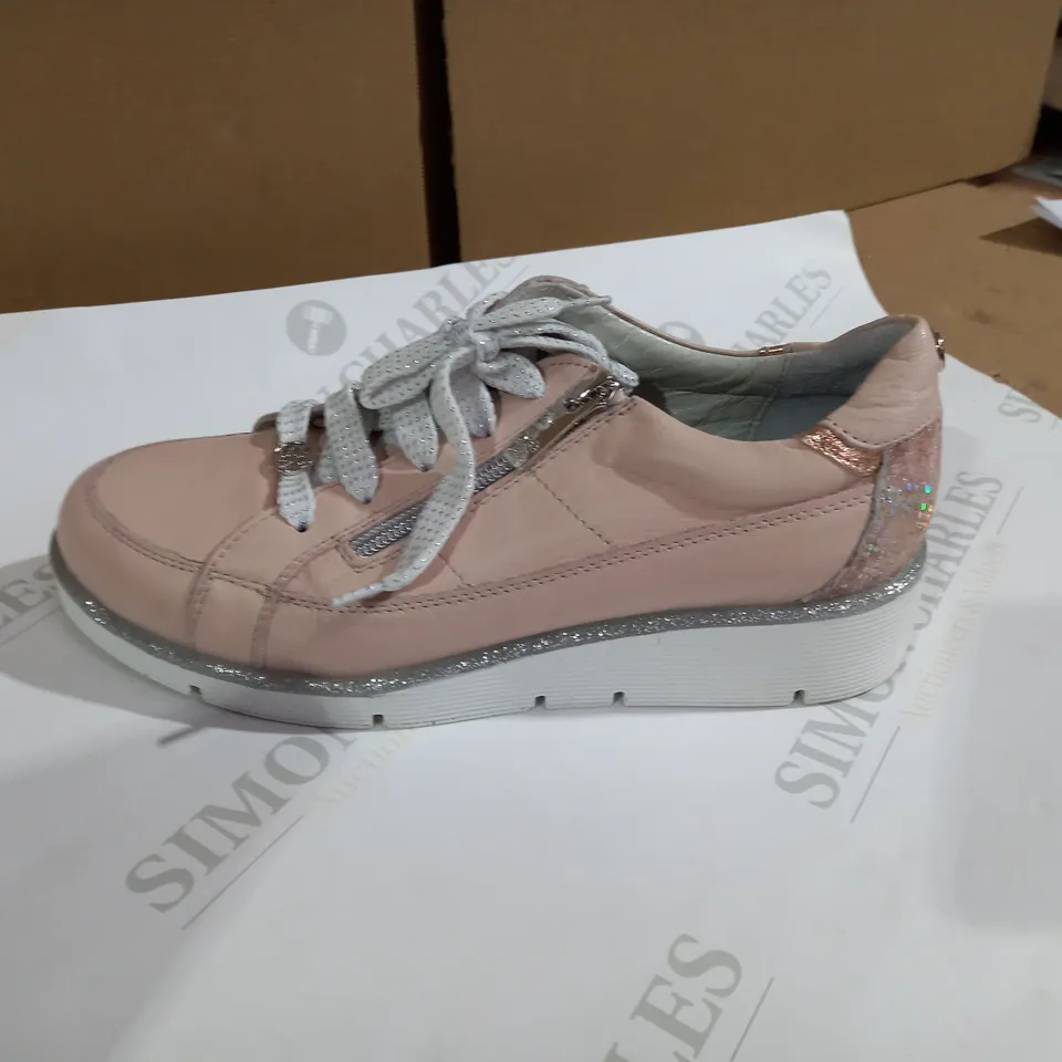 MODA PINK TRAINERS SIZE 5