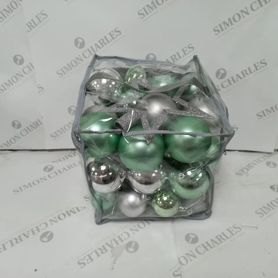 CHRISTMAS TREE DECORATION SET 
