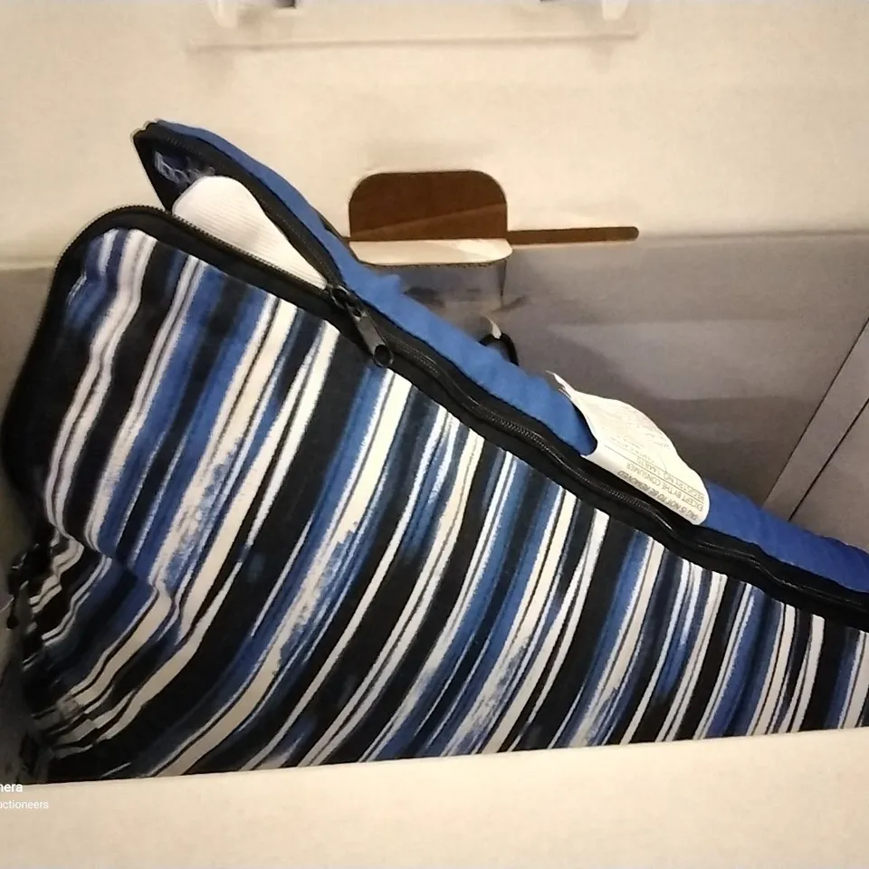 BOXED JG HEATED CUSHION BLUE