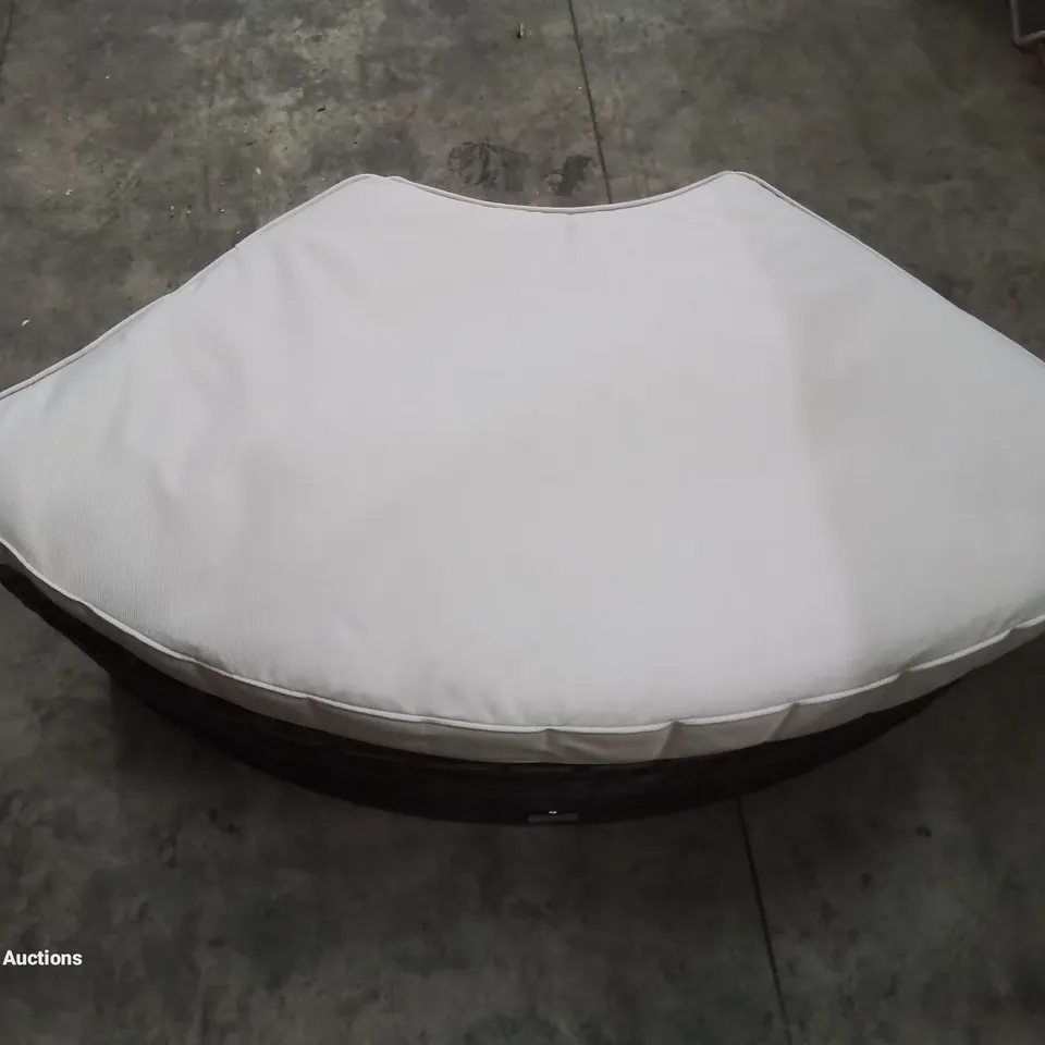 BOXED SET OF 2 DAY-BEDS/FOOTSTOOLS IN GREY