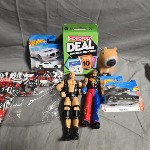 APPROXIMATELY 5 ASSORTED TOYS AND GAMES TO INCLUDE WRESTLING FIGURES, HOT WHEELS AND MONOPOLY