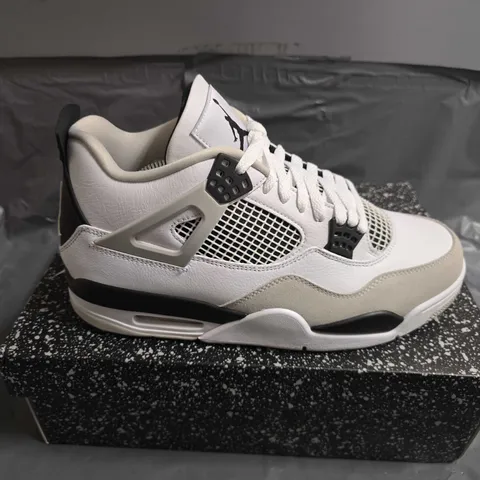 BOXED PAIR OF AIR JORAN 4 RETRO TRAINERS - UK SIZE 11