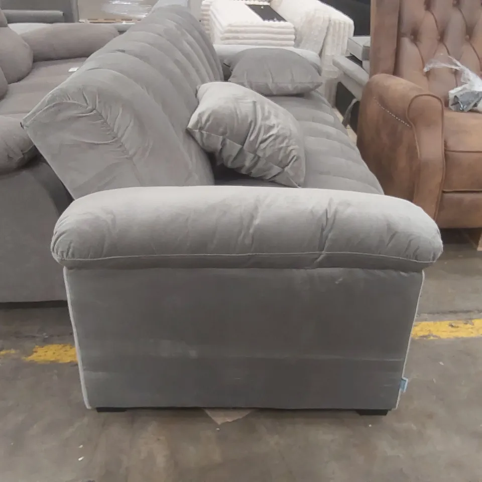 QUALITY DESIGNER VELVET UPHOLSTERED CLIC-CLAC SOFA BED WITH STORAGE