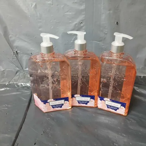 L'OCCITANE CHERRY BLOSSOM ETOILE SHOWER GEL TRIO 500ML