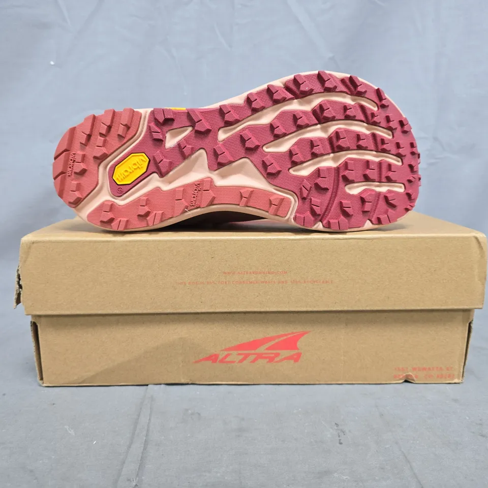 BOXED PAIR OF ALTRA TRAINERS IN MULTI SIZE UK 4