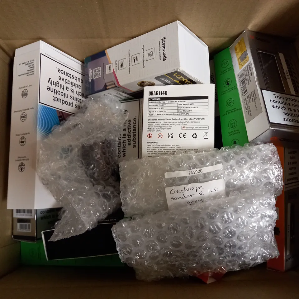 APPROXIMATELY 20 VAPES & E-CIGARETTES TO INCLUDE VAPORESSO GEN PT60, VOOPOO ARGUS P2, ASPIRE GOTEK PRO, ETC