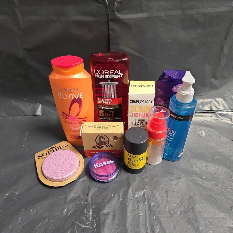 APPROXIMATEY 20 ASSORTED HEALTH AND BEAUTY PRODUCTS TO INCLUDE - SOAP&GLORY FACIAL EXFOLIANT - DR SQUATCH SOAP - PALMOLIVE SHOWER GEL - ETC