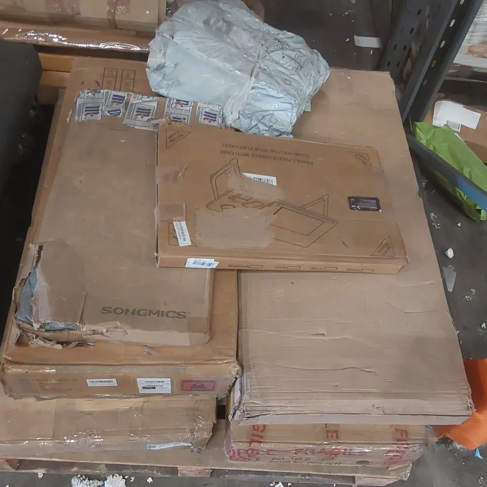 PALLET CONTAINING ASSORTED FURNITURE PARTS ECT