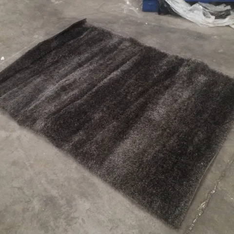 QUALITY DESIGNER AREA RUG APPROXIMATELY 120×160CM