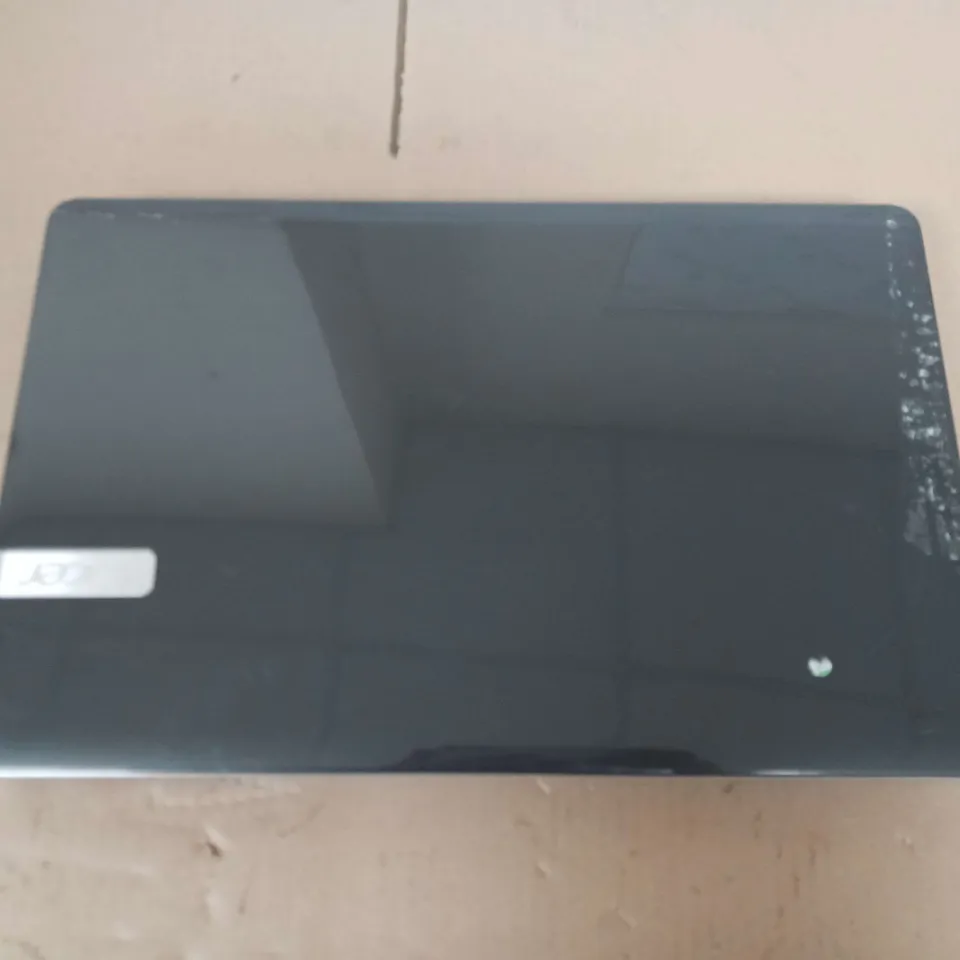 ACER TRAVELMATE P253	15 INCH	I3-3110M 2.40GHZ