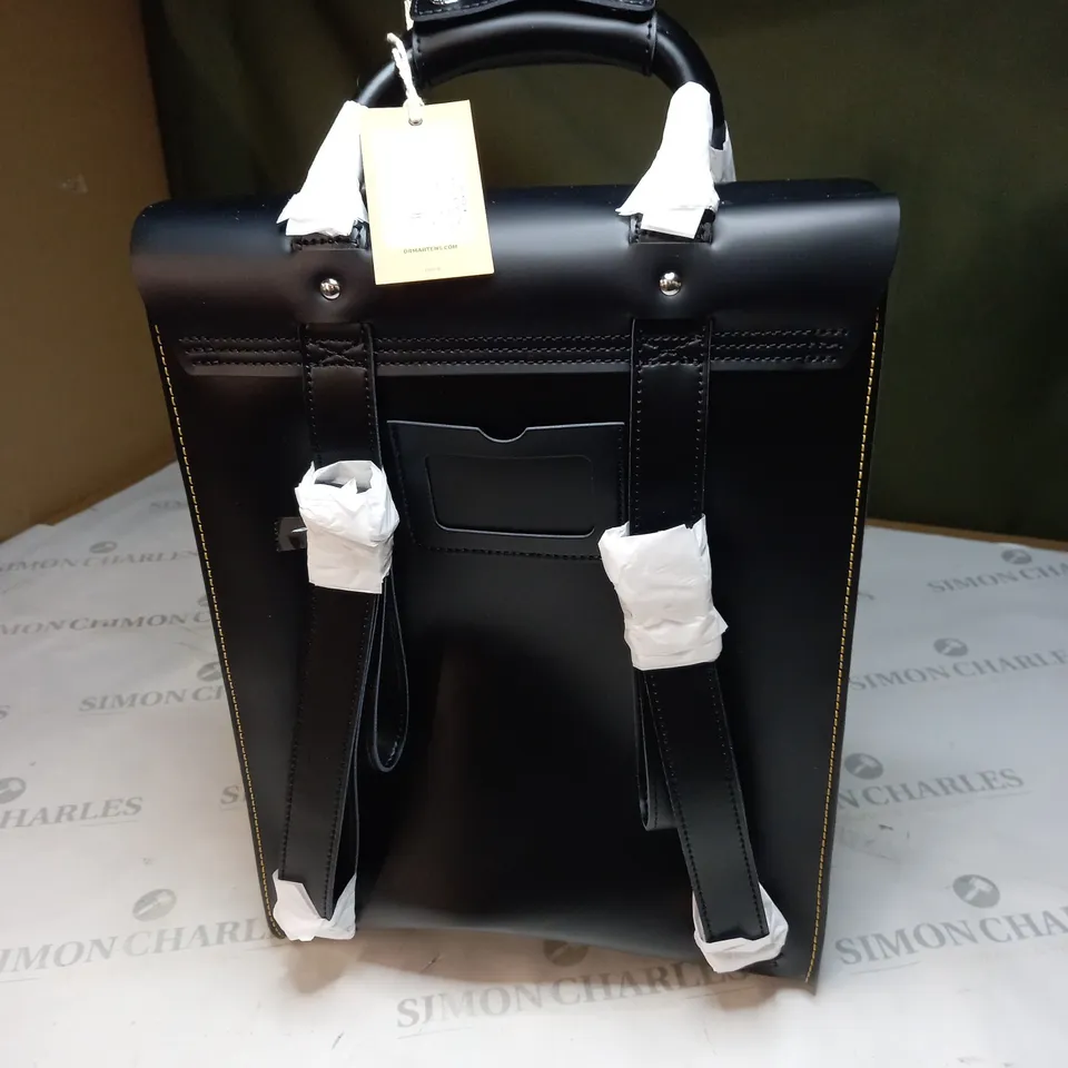 DR.MARTENS BOVINE BACKPACK