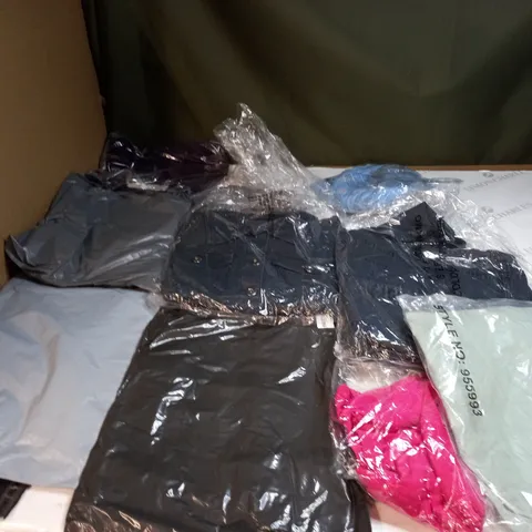 BAG OF APPROX 10 ASSORTED CLOTHING ITEMS TO INCLUDE - MAISON DE NIMES - EMELIA