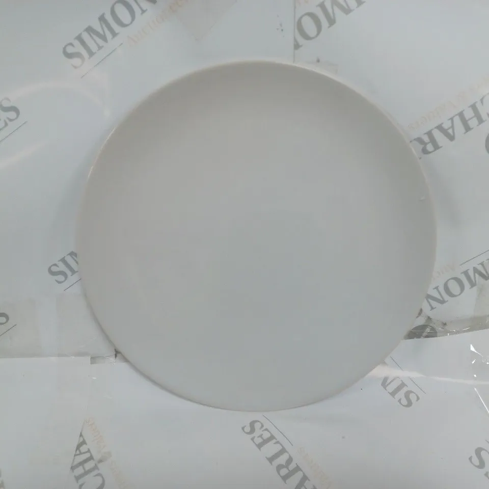 BRAND NEW BOXED CESIRO 12 PIECE DINNERWARE SET TO INCLUDE LARGE PLATES SMALL PLATES AND BOWLS / COLLECTION ONLY 