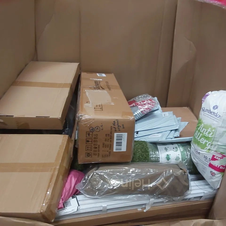 PALLET OF ASSORTED ITEMS TO INCLUDE: AIR FRYERS, RATTAN SHOE CABINET, GARDEN PUMP, DEHUMIDIFIER, SMART MOON LIGHTS ECT