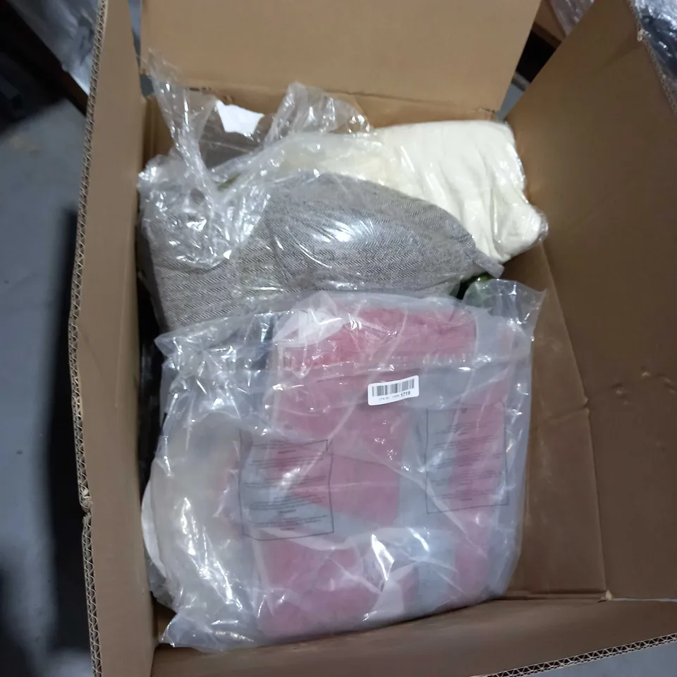 LOT OF APPROX 10 ITEMS INCLUDING BAGS WLKING STICK AND A DOG BED 