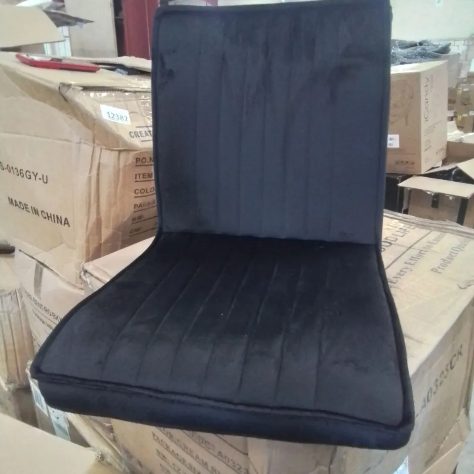 BOXED PAIR OF BLACK FABRIC UPHOLSTERED SOFT VELVET SIDE/DINING CHAIRS 