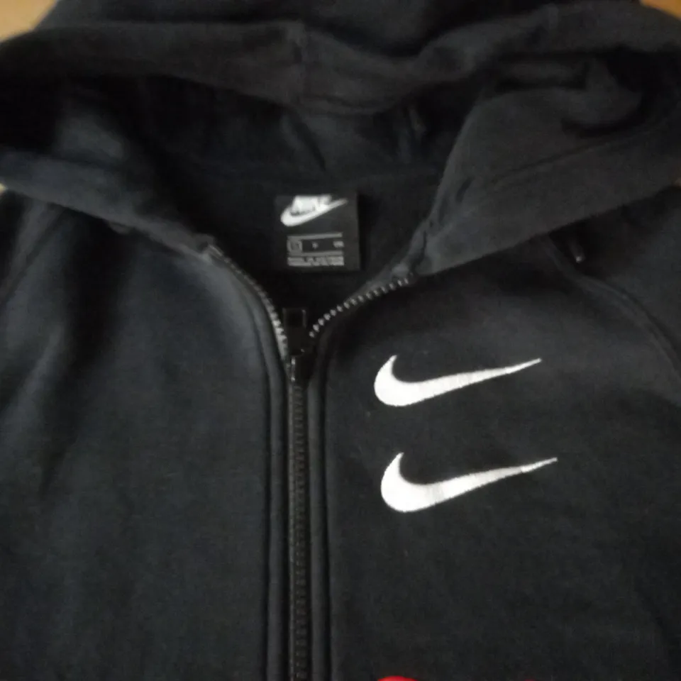 NIKE SWOOSH ZIP THROUGH HOODIE - S