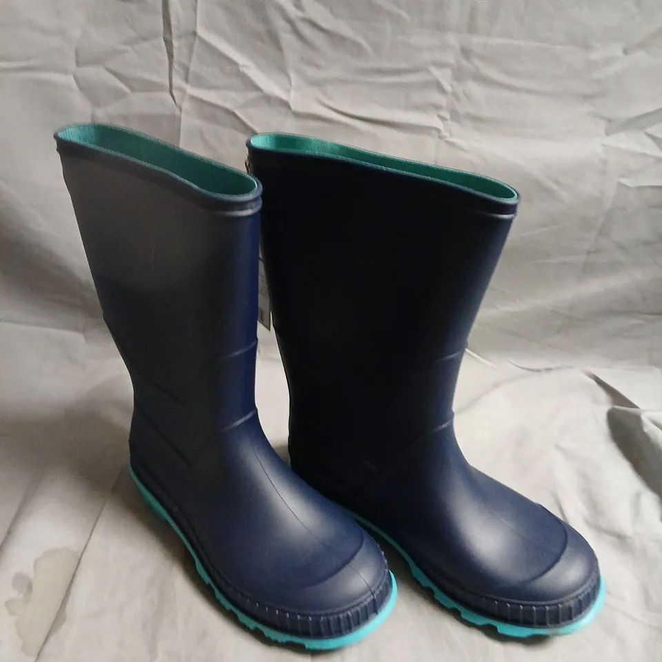 MOUNTAIN WAREHOUSE PLAIN CHILDRENS WELLIES IN NAVY - CHILDRENS 13 