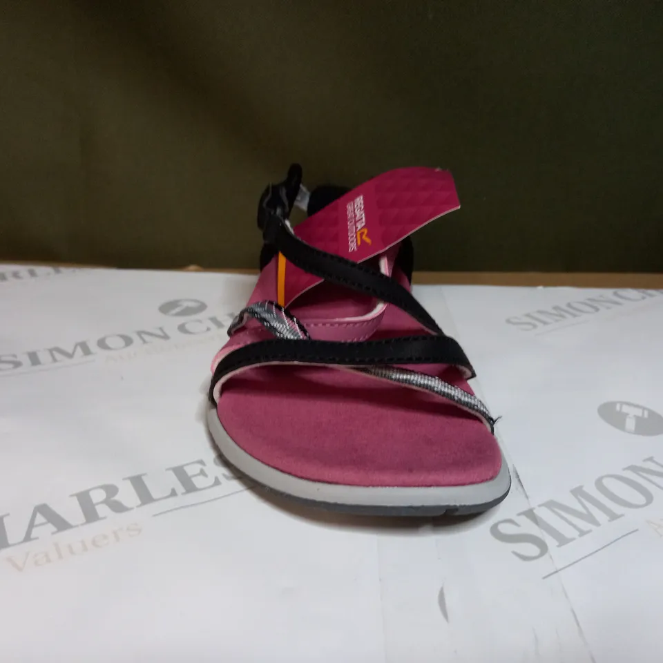REGATTA LADY ROMA SANDALS SIZE 4