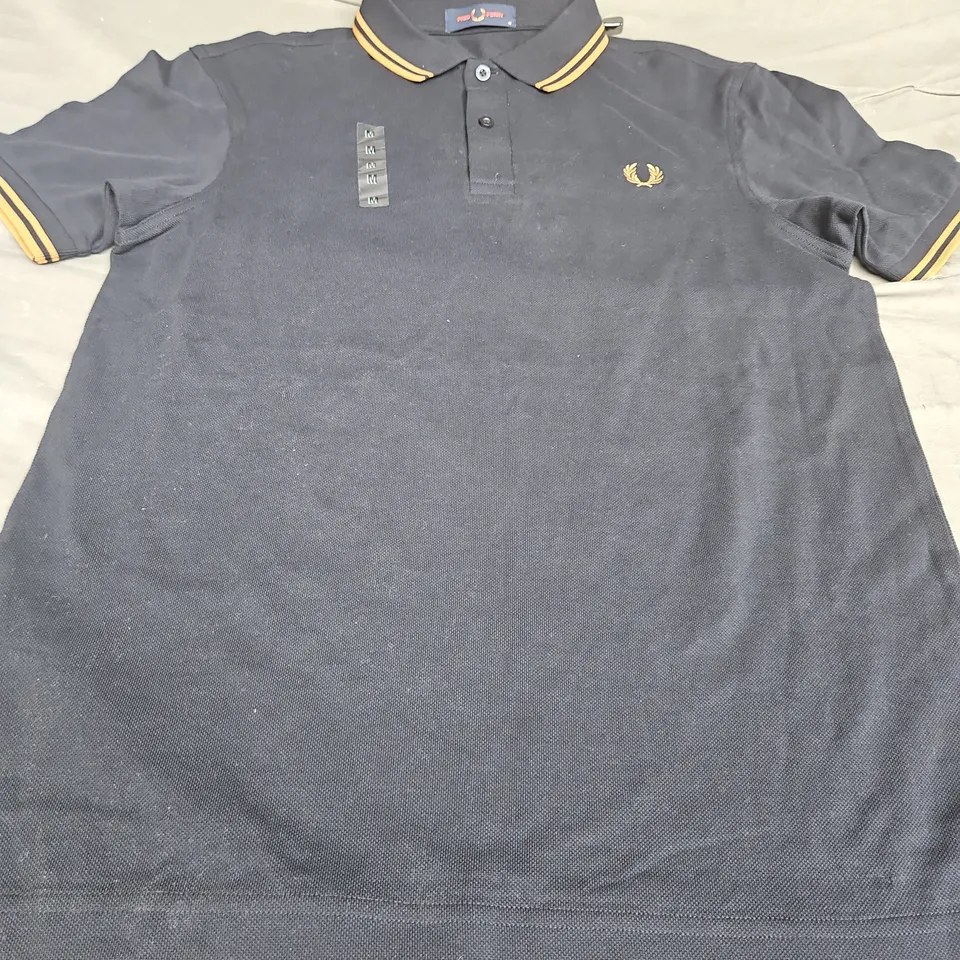 FRED PERRY LOGO T-SHIRT, NAVY - UK SIZE M