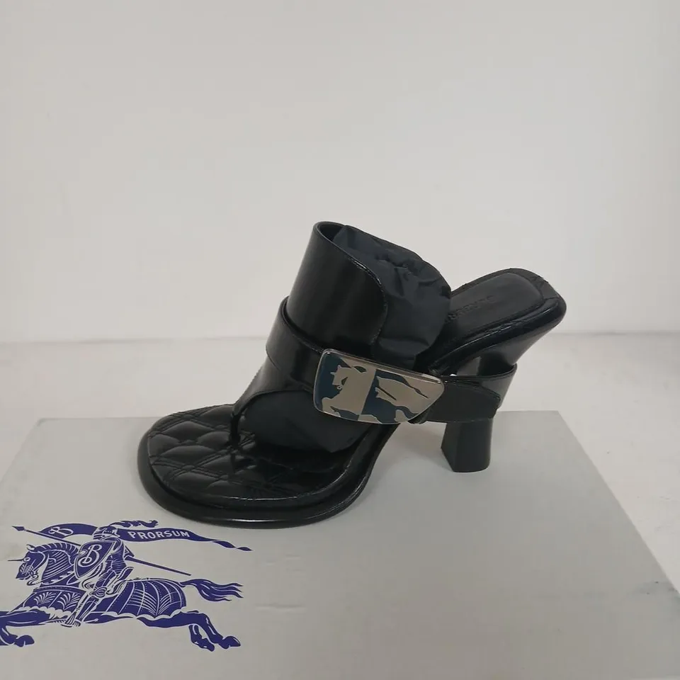 BURBERRY LEATHER SANDALS – BLACK, UK 5 (EU 38) – LEATHER SOLE